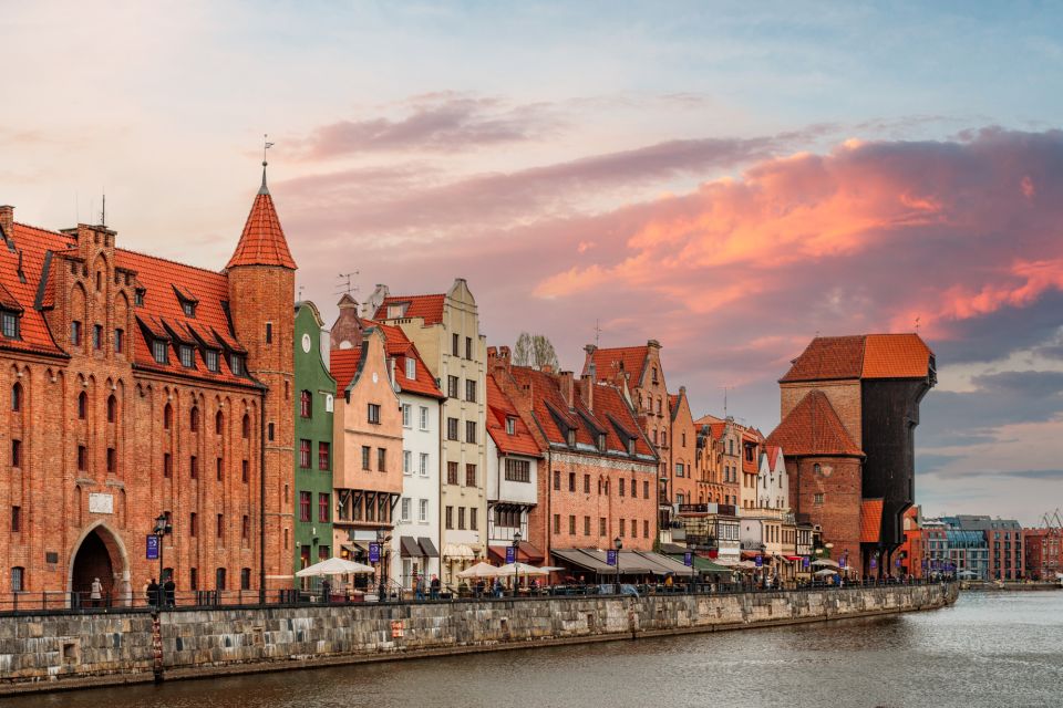 Gdańsk: First Discovery Walk and Reading Walking Tour - Key Points