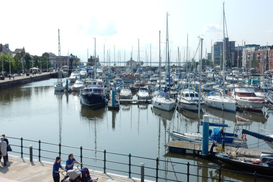 Hull: Quirky Self-Guided Smartphone Heritage Walks - Key Points