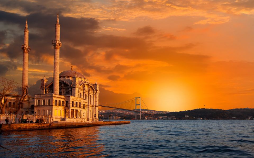 Istanbul: Half-Day Cruise and Cable Car to Pierre Loti Hill - Key Points