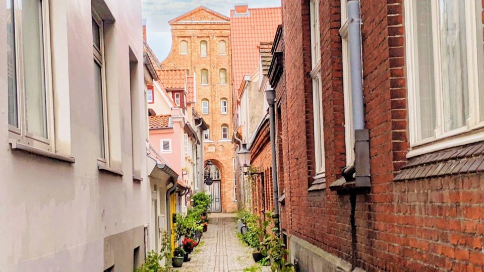 Lübeck: Self-Guided Walking Tour Seafarers Quarter - Key Points