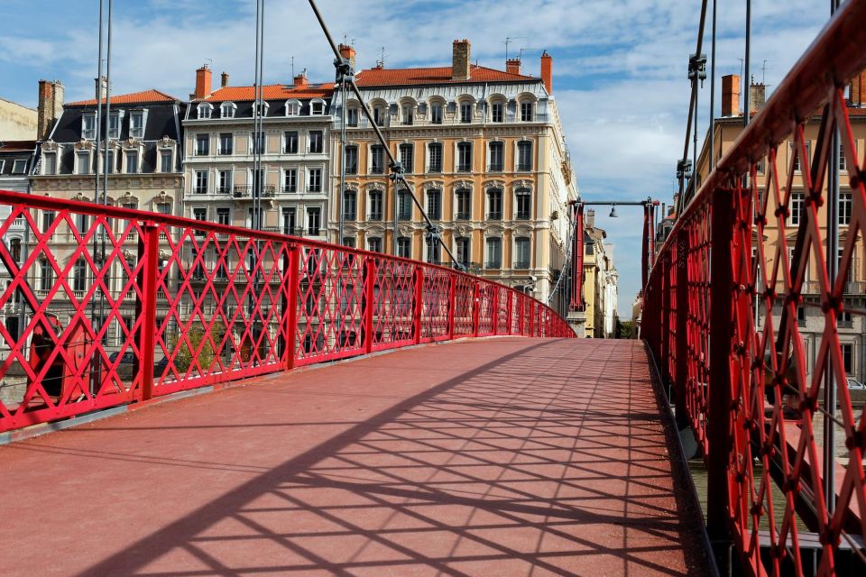 Lyon: Express Walk With a Local in 60 Minutes - Key Points