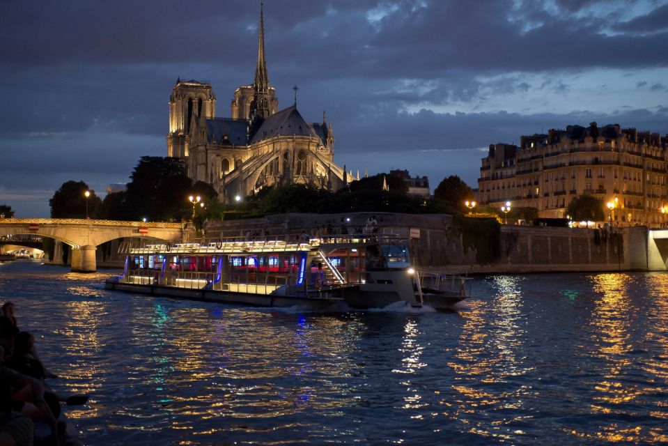 Paris: Illuminations River Cruise With Audio Commentary - Key Points