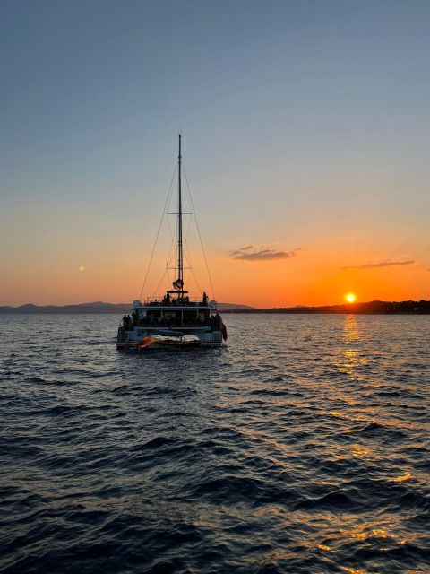 Saint Raphael: Sunset Cruise Cape Dramont & Golden Island - Key Points