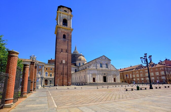 Skip the Line Turin Royal Palace Tour With Holy Shroud Chapel, Armoury & Gardens - Key Points