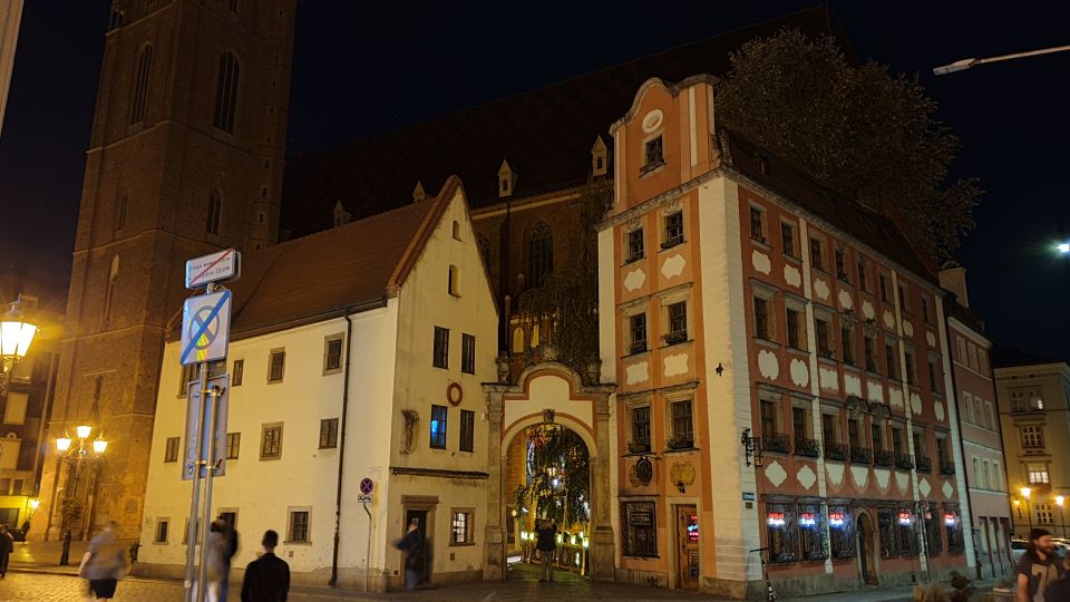 Wroclaw: Guided City Night Tour (2 Hours) - Key Points