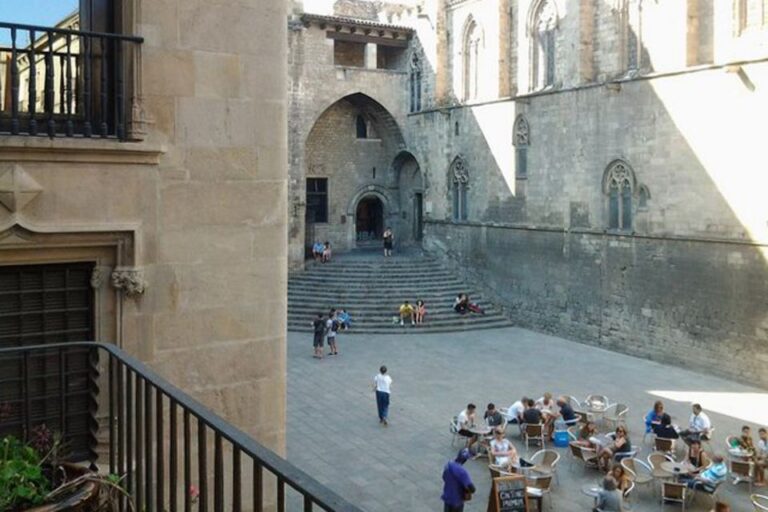 Barcelona: Gothic Quarter Legends Walking Tour With Tapas Tour Overview