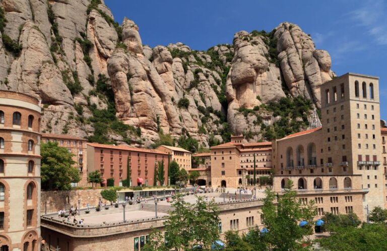 Barcelona: Montserrat & Sagrada Familia Guided Tour Tour Overview