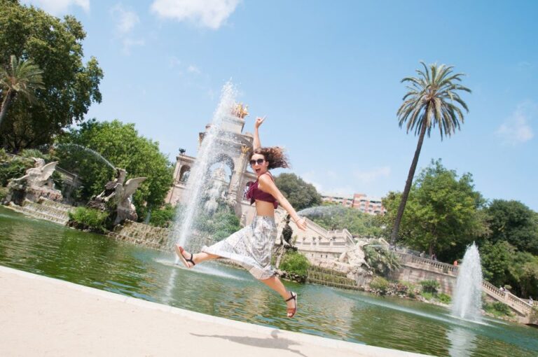 Barcelona: Photoshoot Tour Old Town Tour Overview