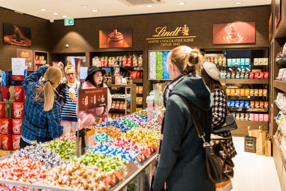 Batavia Stad Fashion Outlet: VIP Day Pass and Coffee & Treat - Overview and Pricing