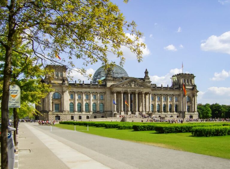 Berlin: Reichstag, Plenary Chamber, Cupola & Government Tour Overview Of The Berlin Government District