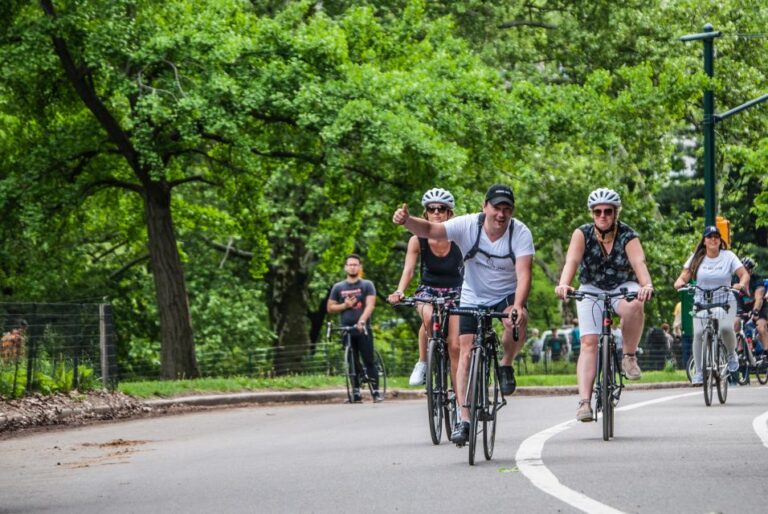 Brooklyn: Sightseeing Bike Tour With Local Guide Tour Overview