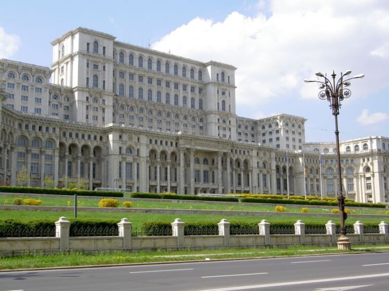 Bucharest Transfer To/from Hotel/airport/train Station Service Overview