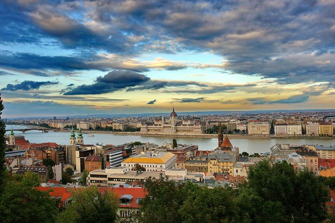 Budapest Private 4 Hour City Tour Experience With a Car / Van - Tour Overview