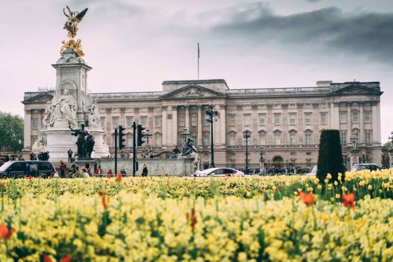 Changing Of The Guard And Royal London Tour (in English) Tour Description