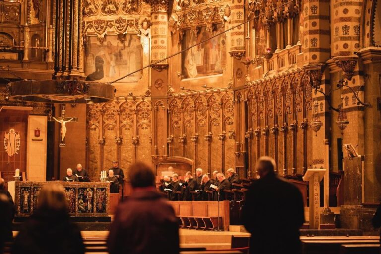 Combo Tour: Gothic, Tapas, & Afternoon Montserrat With Choir Tour Overview