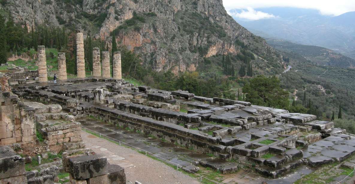 Delphi: Spanish Guided One Day Tour - Tour Overview