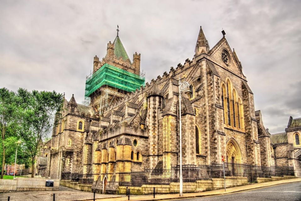 Dublin: Private Exclusive History Tour With a Local Expert. - Tour Overview