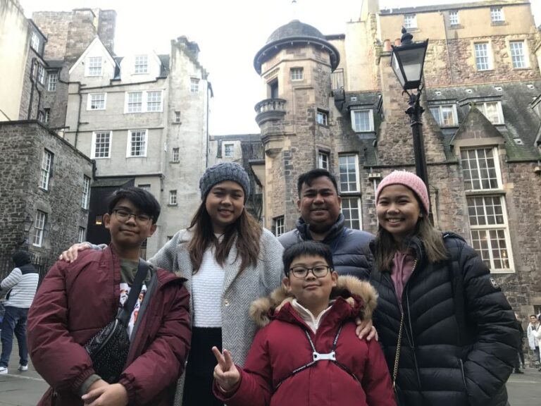 Edinburgh: Book A Local Friend Tour Highlights