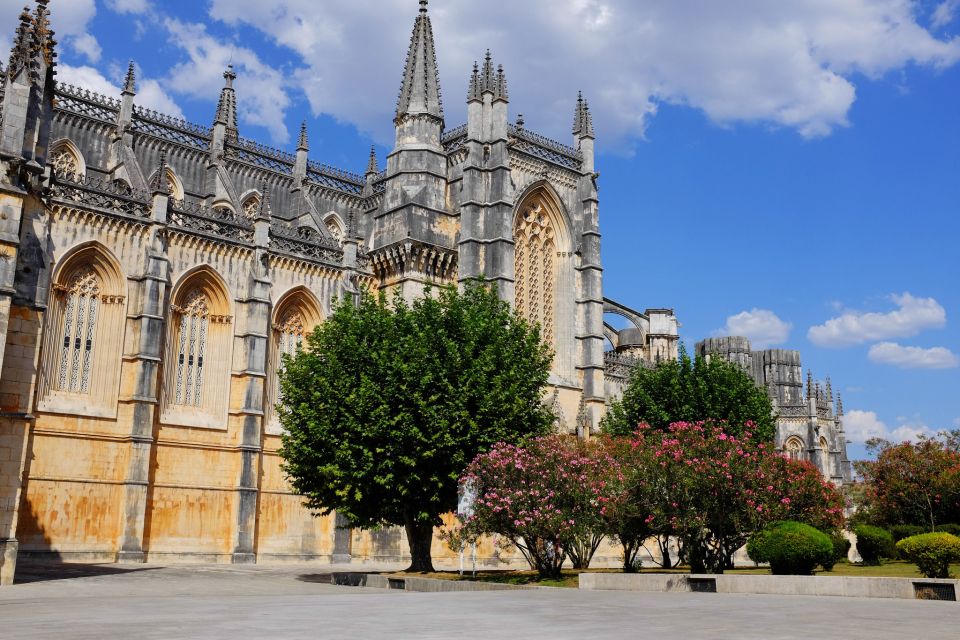 From Lisbon: Fátima, Batalha, Nazaré and Óbidos Day Tour - Tour Overview