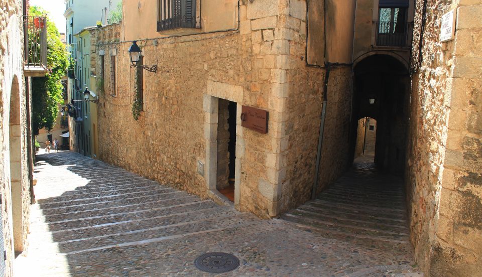 Girona: Small Group Jewish History Tour of Girona and Besalú - Tour Overview