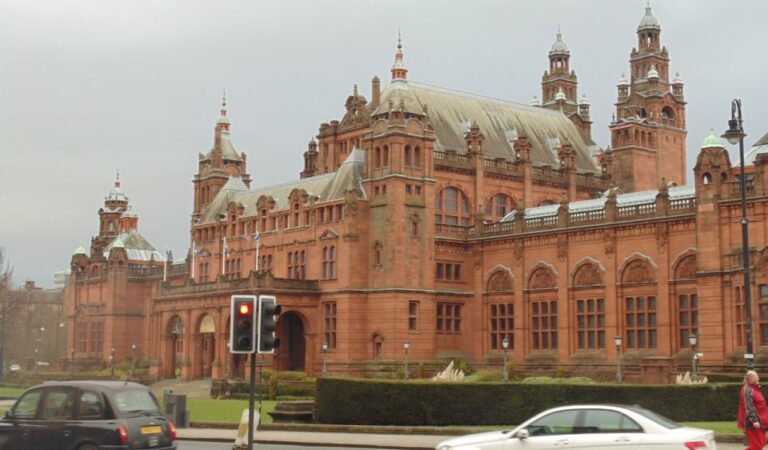 Glasgow: Guided Private City Tour Exploring Glasgows Icons