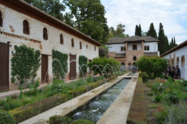 Granada: Alhambra Guided Tour W/ Nasrid Palaces & City Pass Experience Highlights