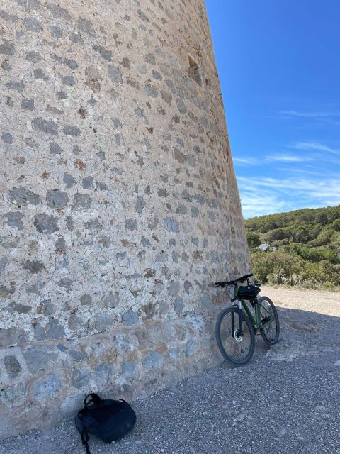 Ibiza: Town Bike Excursion - Activity Overview