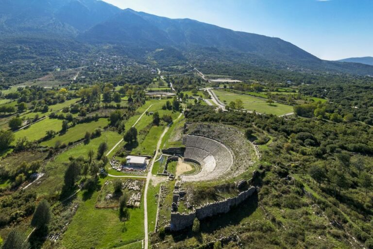 Ioannina: Dodoni Theater & Archaeological Museum Tour Tour Overview