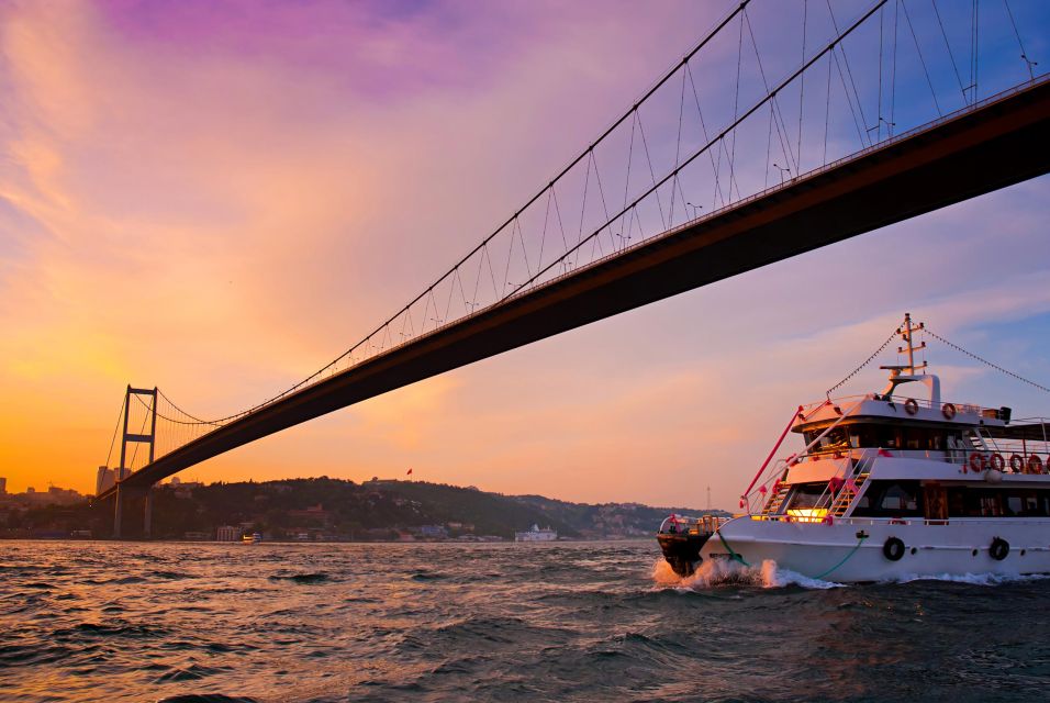 Istanbul: Bosphorus and Golden Horn River Sunset Cruise - Highlights of the Itinerary