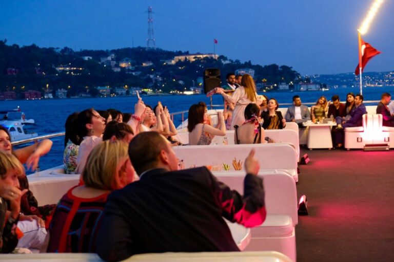 Istanbul: Bosphorus Sunset Cruise With Dinner Cruise Highlights