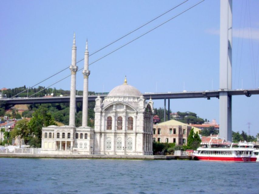 Istanbul: Golden Horn & Bosphorus Day Cruise - Byzantine City Walls