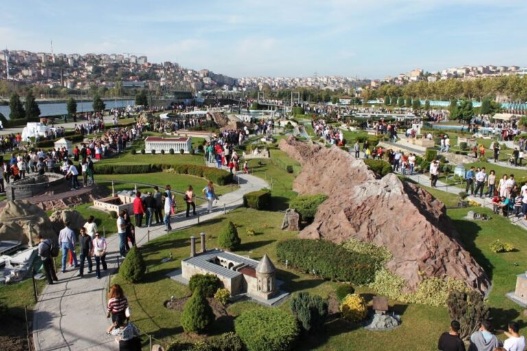 Istanbul: Miniaturk Museum & Shopping Tour Tour Overview