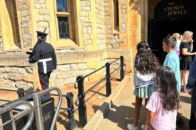 Kid-Friendly Tour: Tower of London and Tower Bridge Entry - Tour Overview