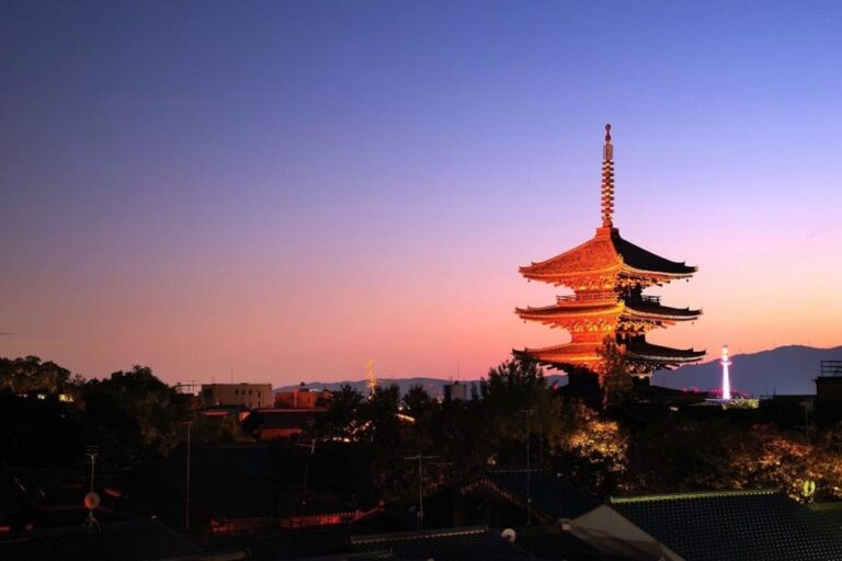 Kyoto: Gion District At Night Guided Group Walking Tour Tour Overview