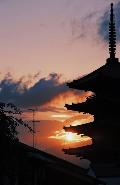 Kyoto: Gion Nighttime Walking Tour With a Local Guide - Tour Overview