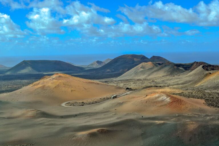 Lanzarote: Volcanos Of Timanfaya And Caves Tour With Lunch Tour Overview