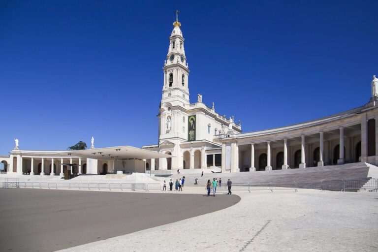 Lisbon: Fátima, Nazaré, And Óbidos Private Tour Tour Overview