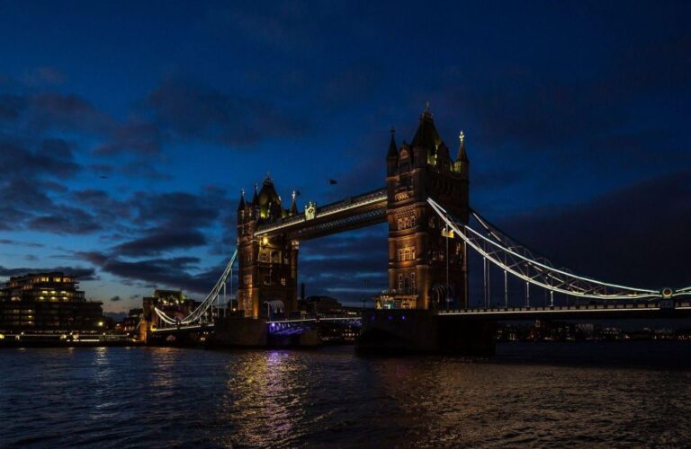 London Bridges Night Time Light Private Tour Tour Details