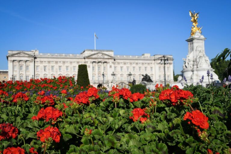 London: British Royalty Walking Tour Tour Overview