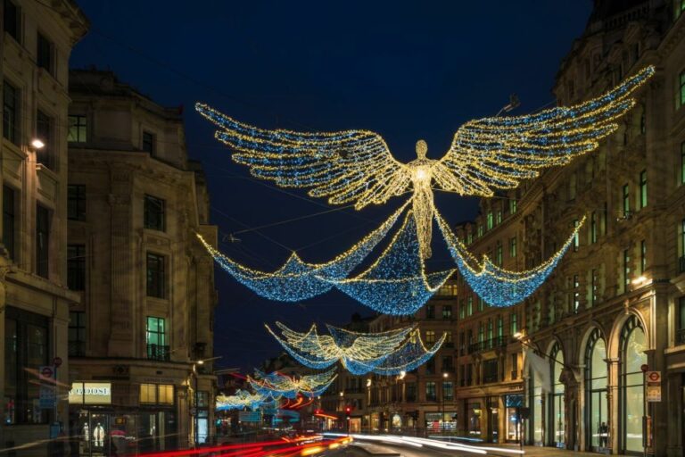 London: Christmas Eve City Tour With Dinner & Midnight Mass Tour Overview