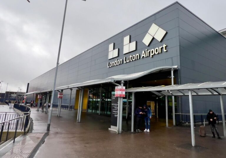 Luton Airport To/from Stansted Airport Private Transfer Service Highlights