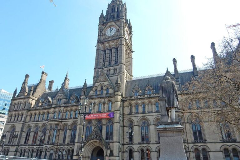 Manchester: Quirky Smartphone Self Guided Heritage Walks Manchesters Vibrant History