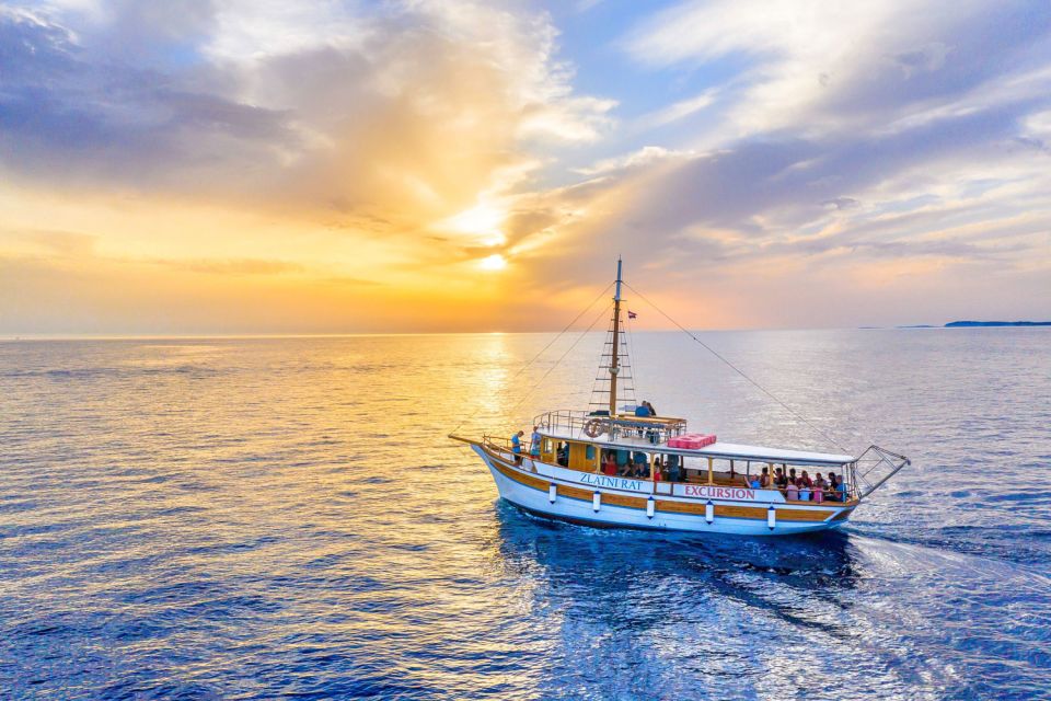 Medulin: Sunset Archipelago and Dolphin Cruise With Dinner - Overview and Pricing