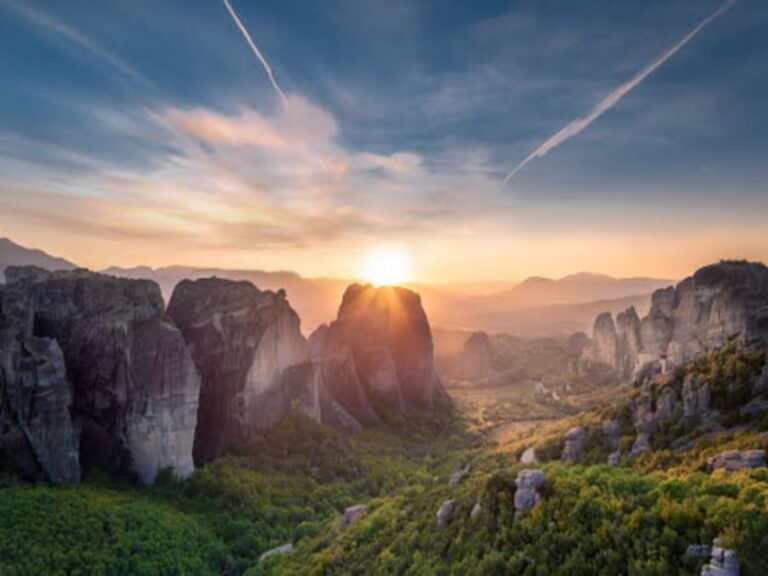 Meteora Private Full Day Tour From Athens & Free Audio Tour Tour Overview