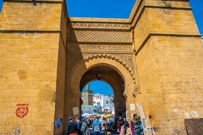 Morning Casablanca: The Medina and Beyond Cultural Walking Tour - Casablancas Iconic Attractions