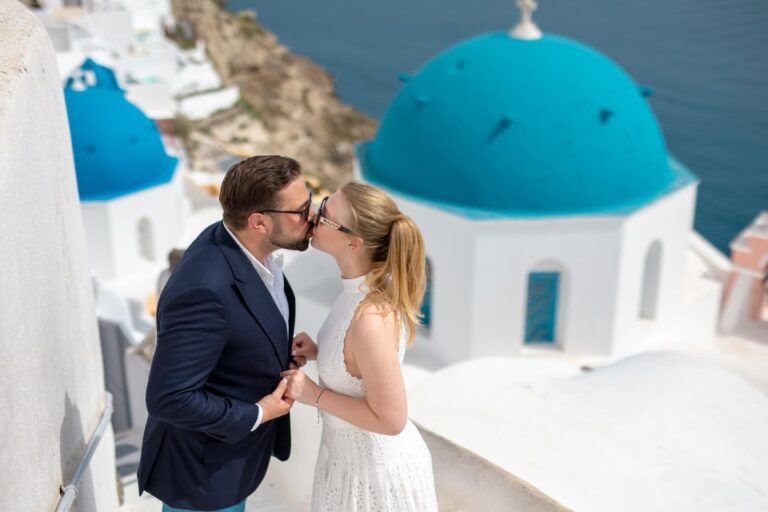 Oia: Couple Photoshoot With 50 Digital Edited Photos Overview And Pricing