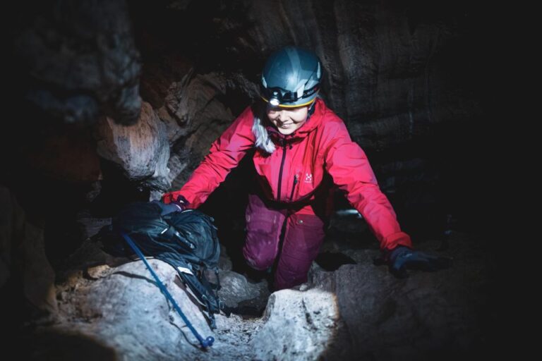 Øyfjellgrotta Cave Exploring Activity Overview