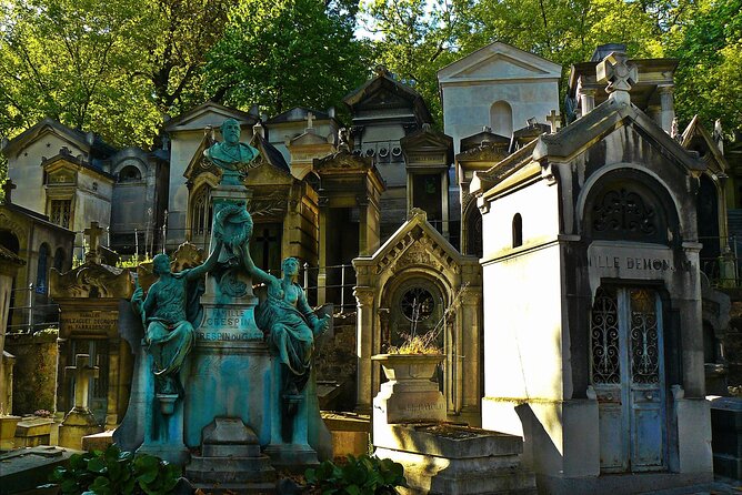 Paris: Haunted Père Lachaise Cemetery Guided Tour - Meeting and Pick-up