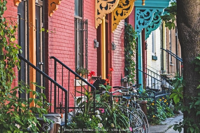 Plateau Mont Royal & The Mile End: Private 2.5-hour Walking Tour - Tour Overview