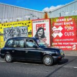 Political Taxi Tour Belfast (1 7 People) Tour Overview